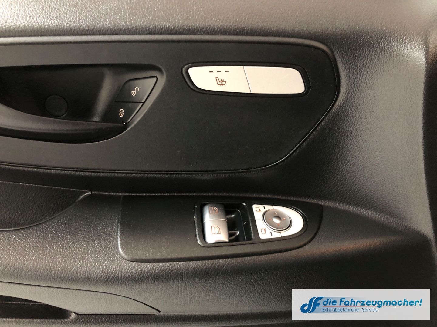 Fahrzeugabbildung Mercedes-Benz Vito Mixto 114 CDI 4x4 kompakt Navi Digitales Co