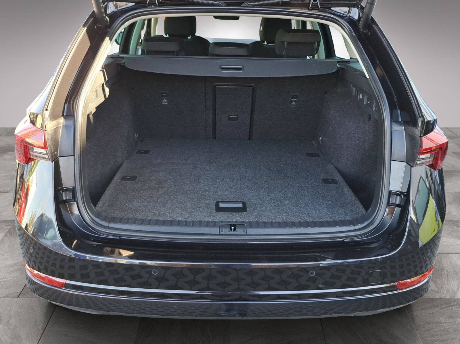 Octavia Combi Tour 2.0 TDI DSG AHK Navi