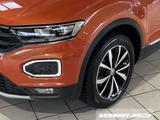 Volkswagen T-Roc 1.5 TSI Style LED-Scheinw. Navi Sitzhzg. - VW T-Roc Gebrauchtwagen in Bremen