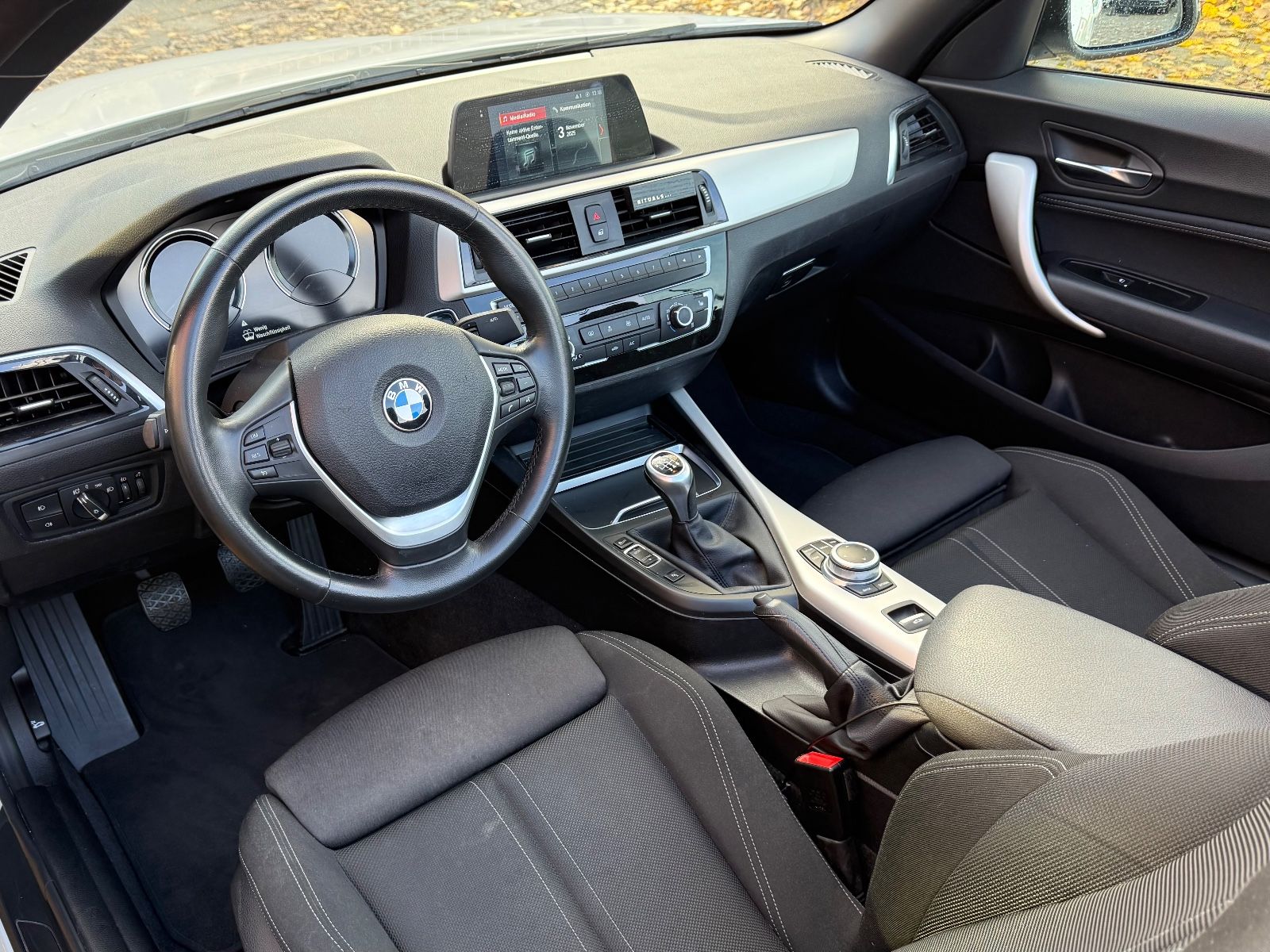 Fahrzeugabbildung BMW 218i Cabrio Advantage*LED*NAVI*ALU*PDC*SHZ