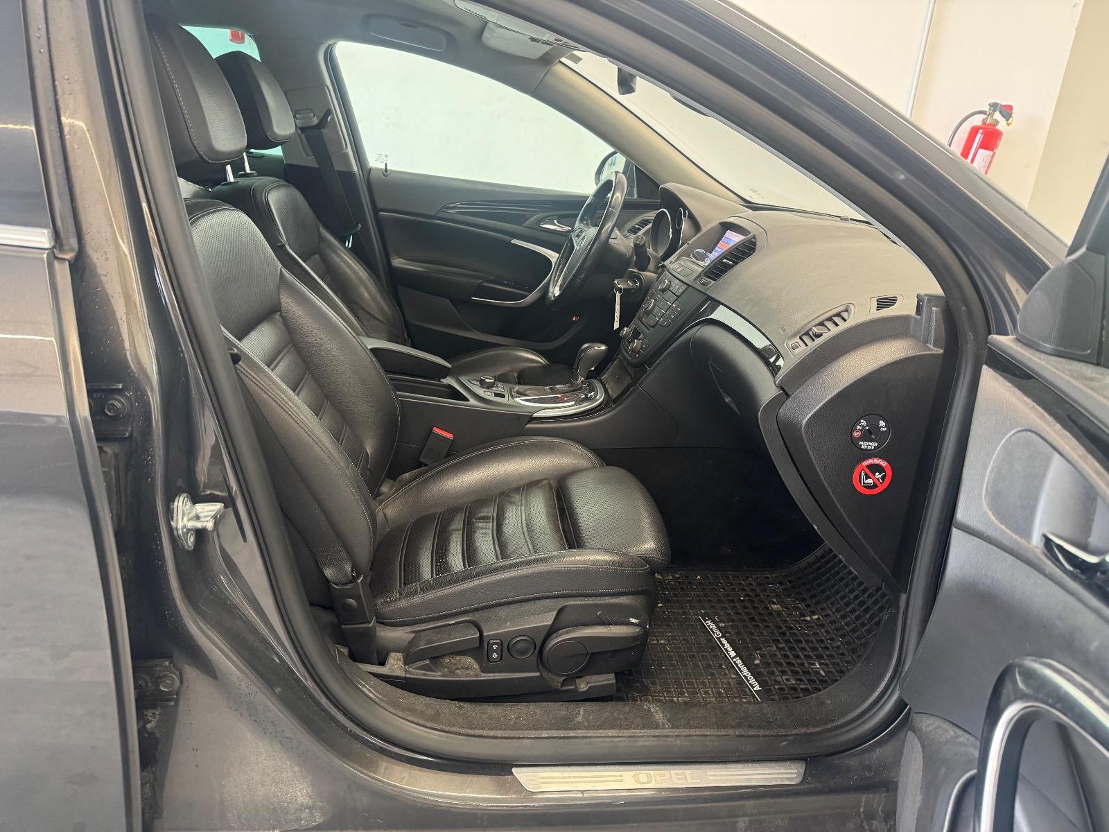 Opel Insignia 2012 — photo 15