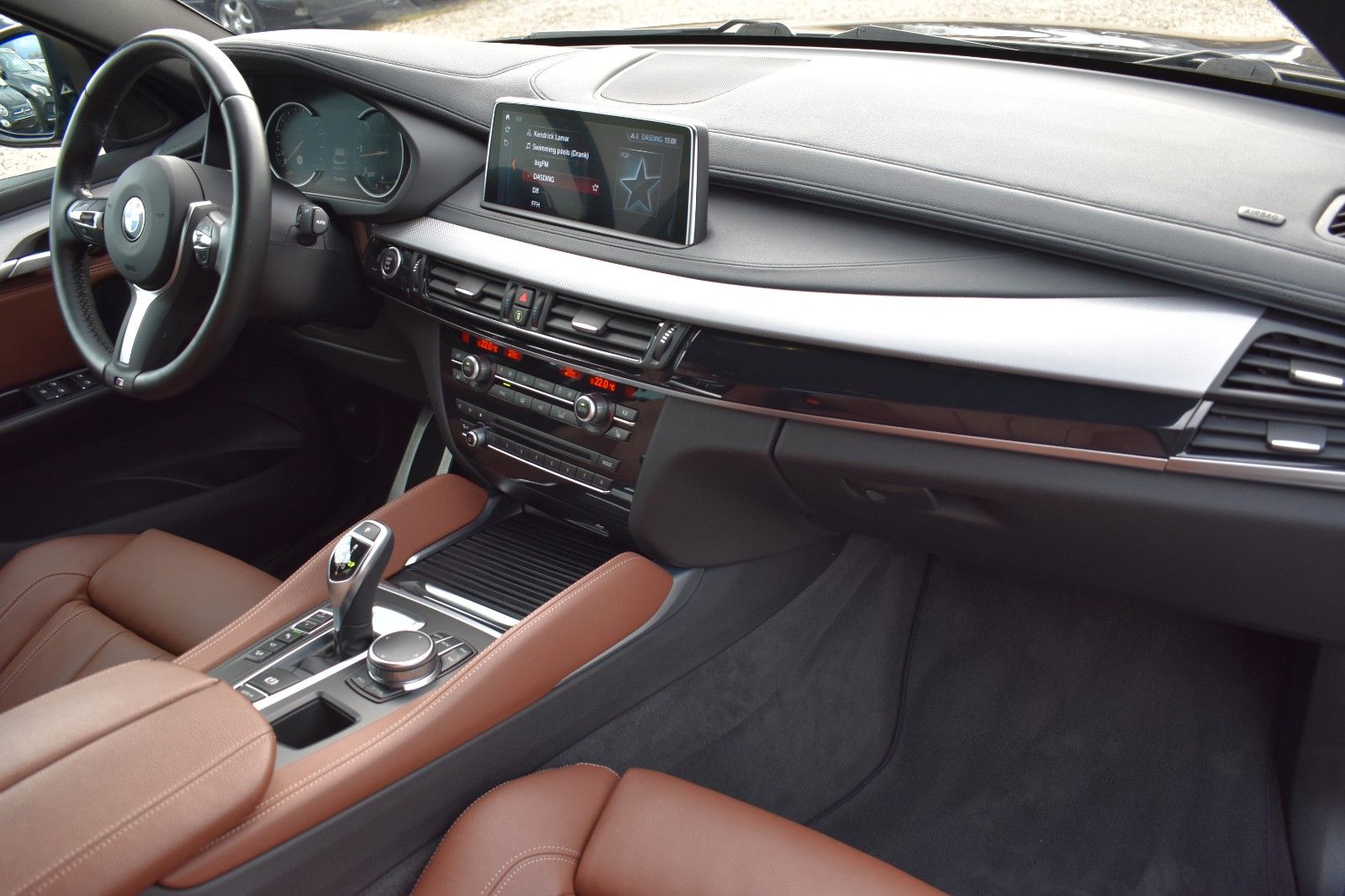 Fahrzeugabbildung BMW X6 xDrive 30 d M Sport Keyless-Go GSD HUD