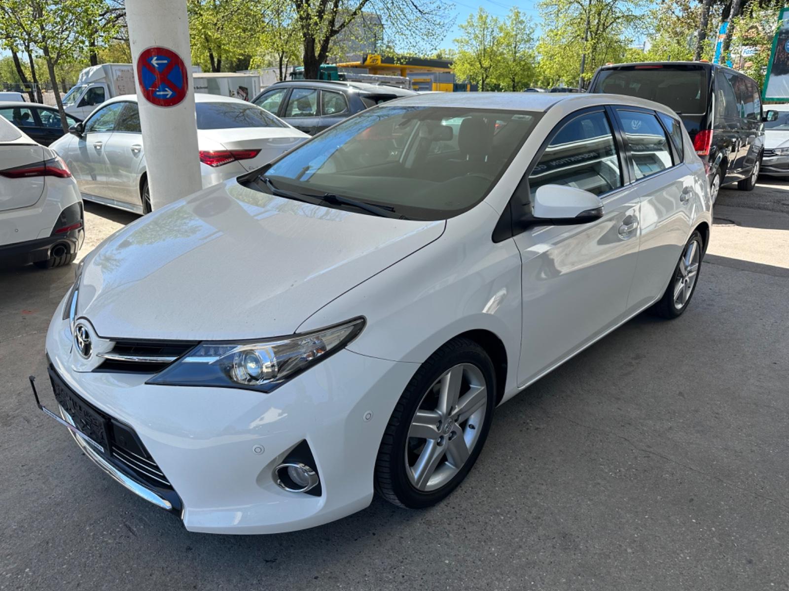 Toyota Auris 1.6 Executive *KAMERA*XENON*NAVI