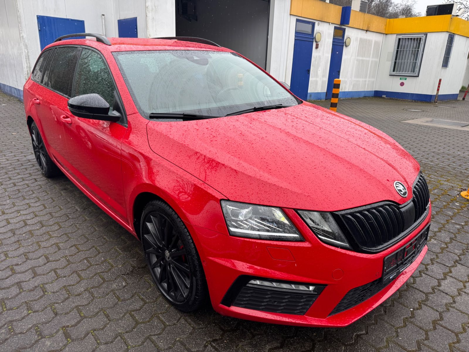 Fahrzeugabbildung SKODA Octavia Combi RS 4x4 LED+Navi+ACC+Standheizung