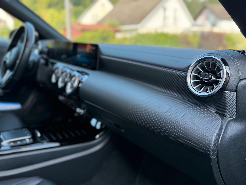 Mercedes-Benz CLA 220