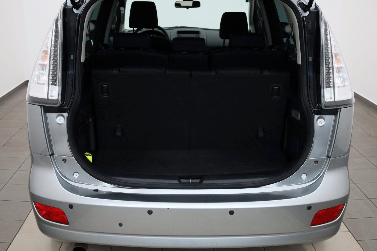 Fahrzeugabbildung Mazda 5 Lim. 2.0 Active 7 Sitzer,SH,PDC,Allwetter