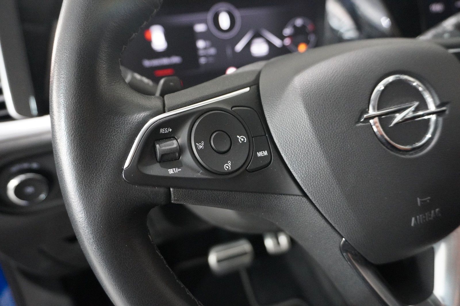Fahrzeugabbildung Opel Grandland 1.5D GS SPORT NAVI/LED/VIRT./SPORT/DAB