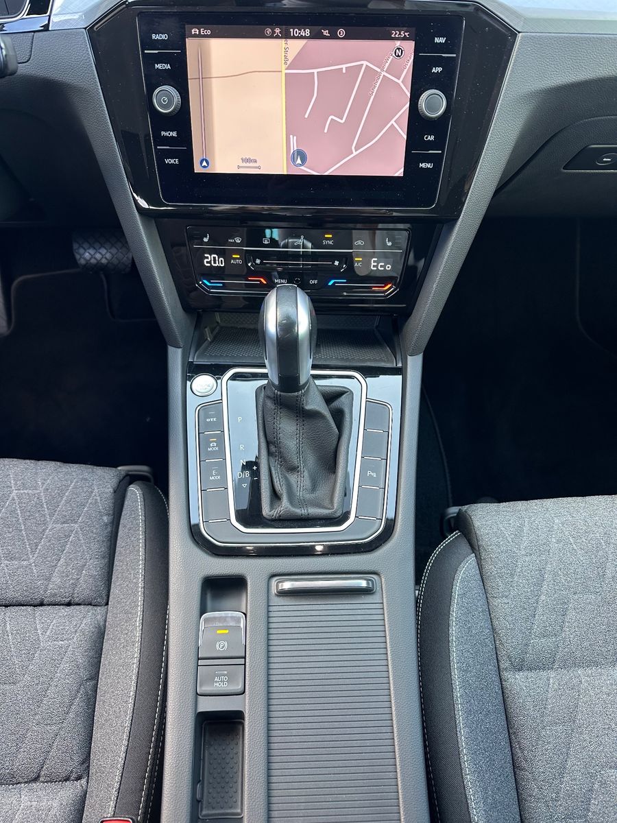 Fahrzeugabbildung Volkswagen Passat Variant GTE R-Line NAV+LED+KAM+HUD+AHK