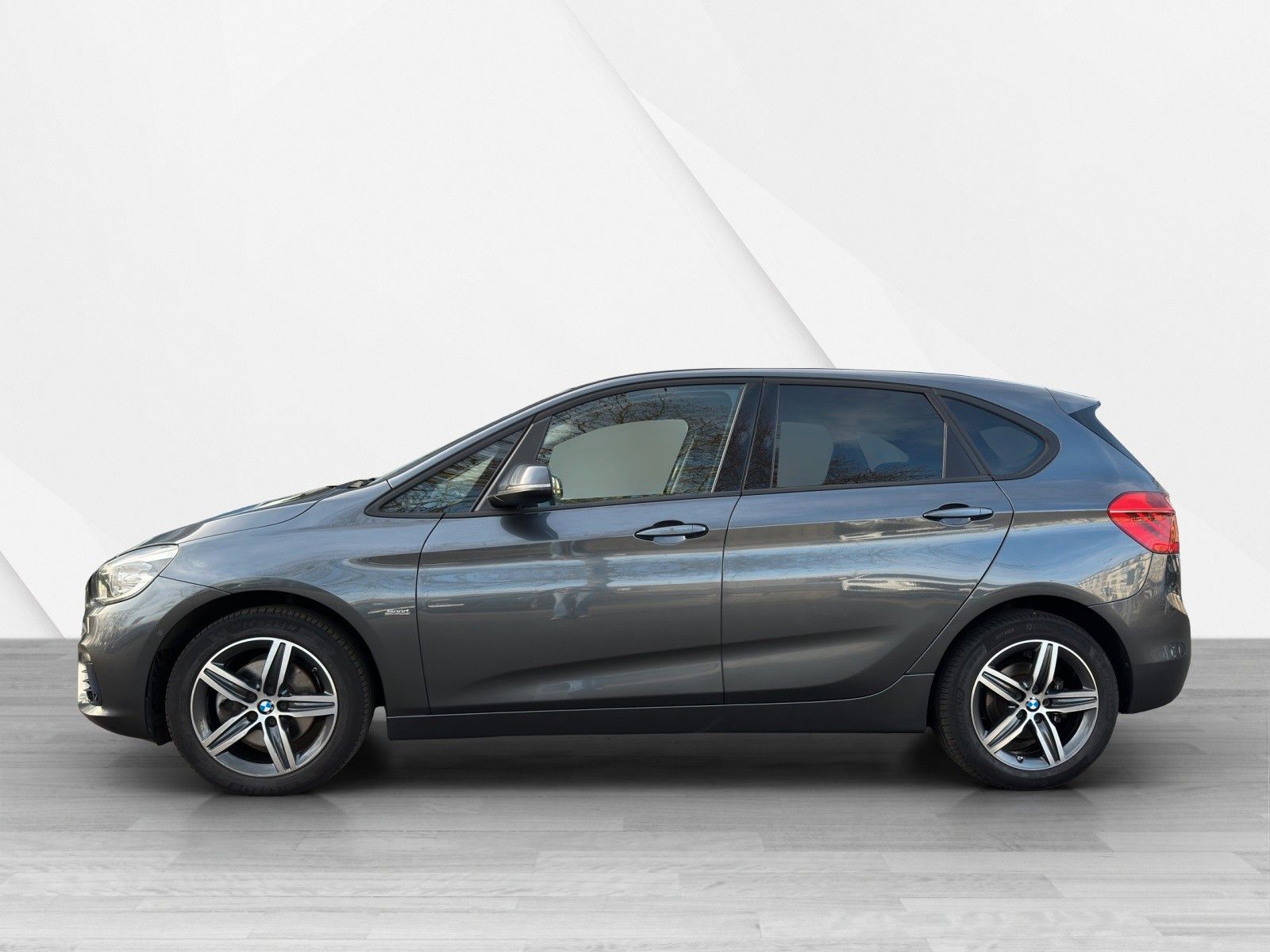 Fahrzeugabbildung BMW 218i  Active Tourer Sport Line AHK LED
