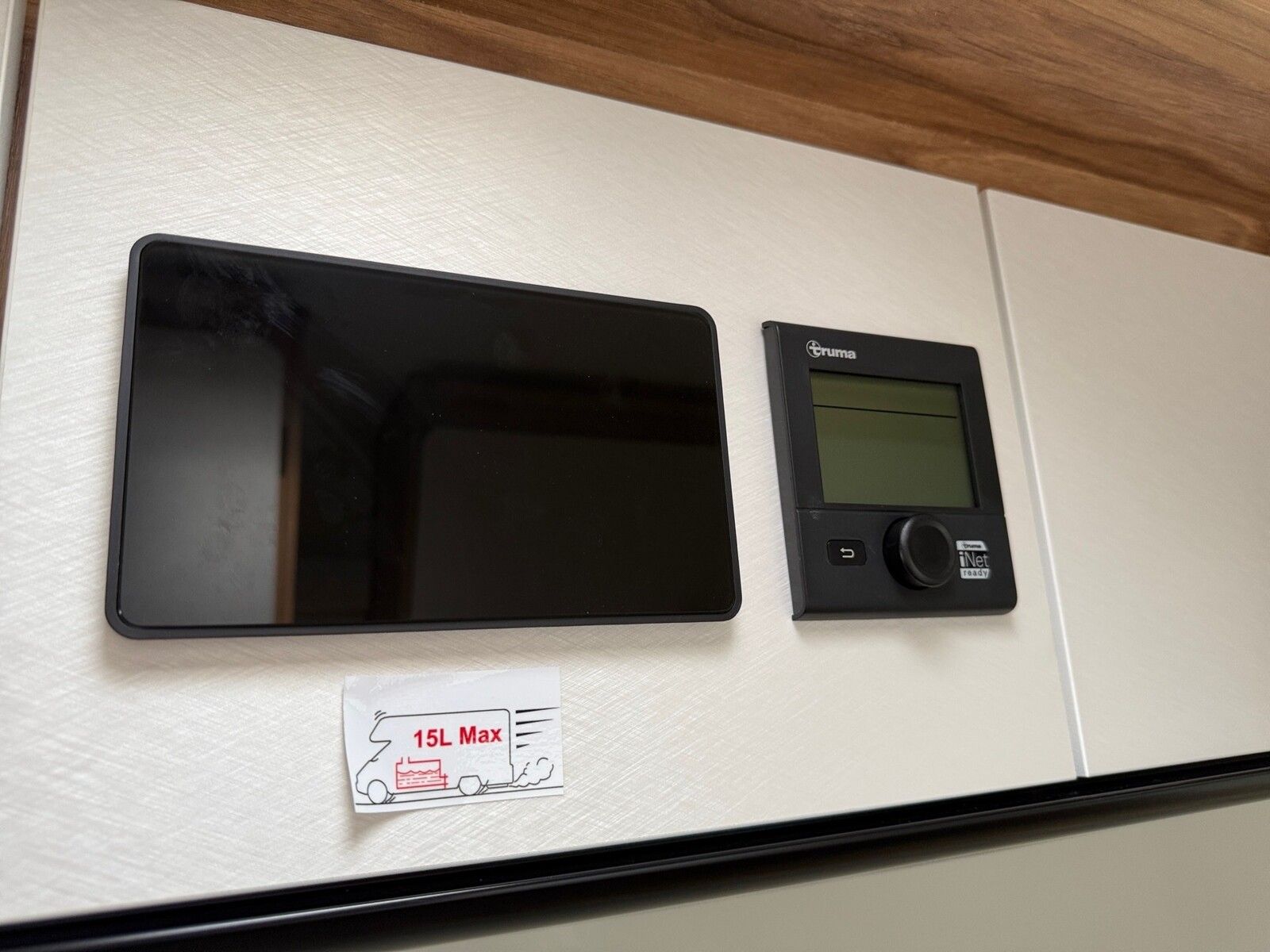 Fahrzeugabbildung Karmann Dexter 4x4 DE 570 AW Klima, RFK, El. Trittstufe