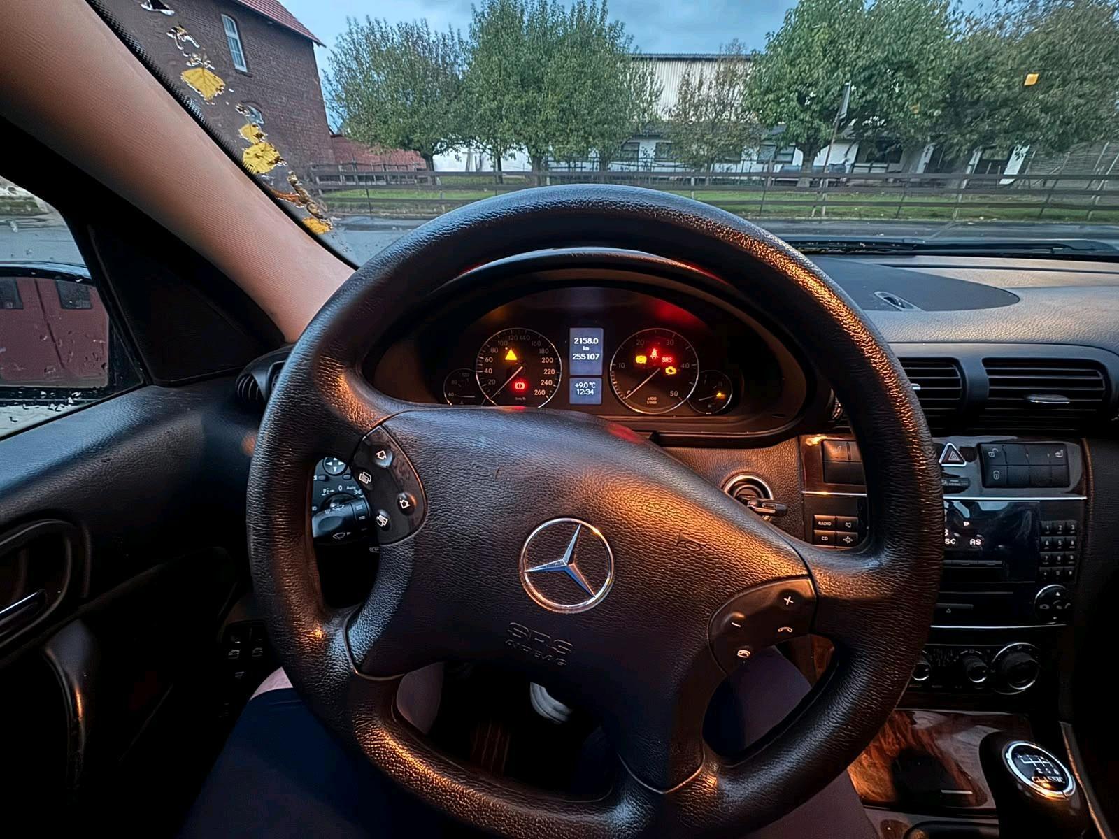 Mercedes-Benz C200 2005 — photo 6