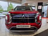 Mitsubishi Plug-in Hybrid Outlander Top 4WD *Aktion!* - rote Mitsubishi Plug-in Hybrid Outlander