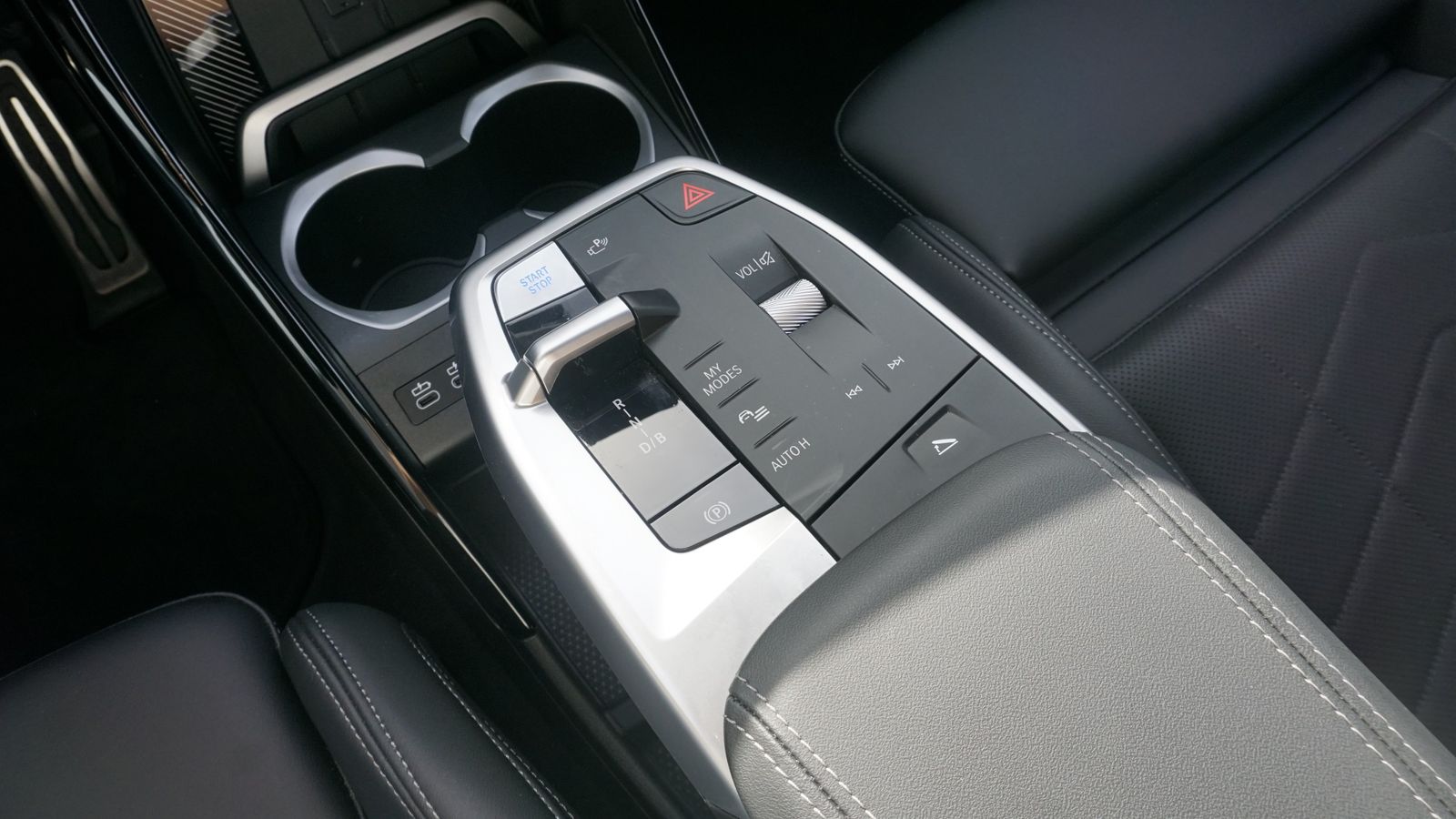 BMW iX2 - Bild 22