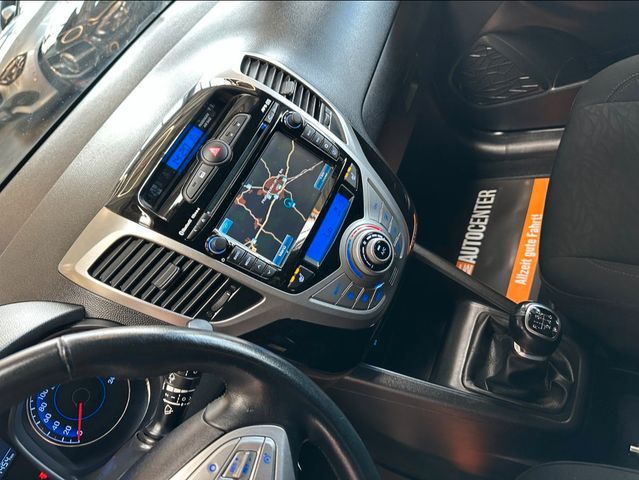 Hyundai ix20*TÜVSERVICE:NEU*SitzLenkradHZ*NAV*TEMPO*PD