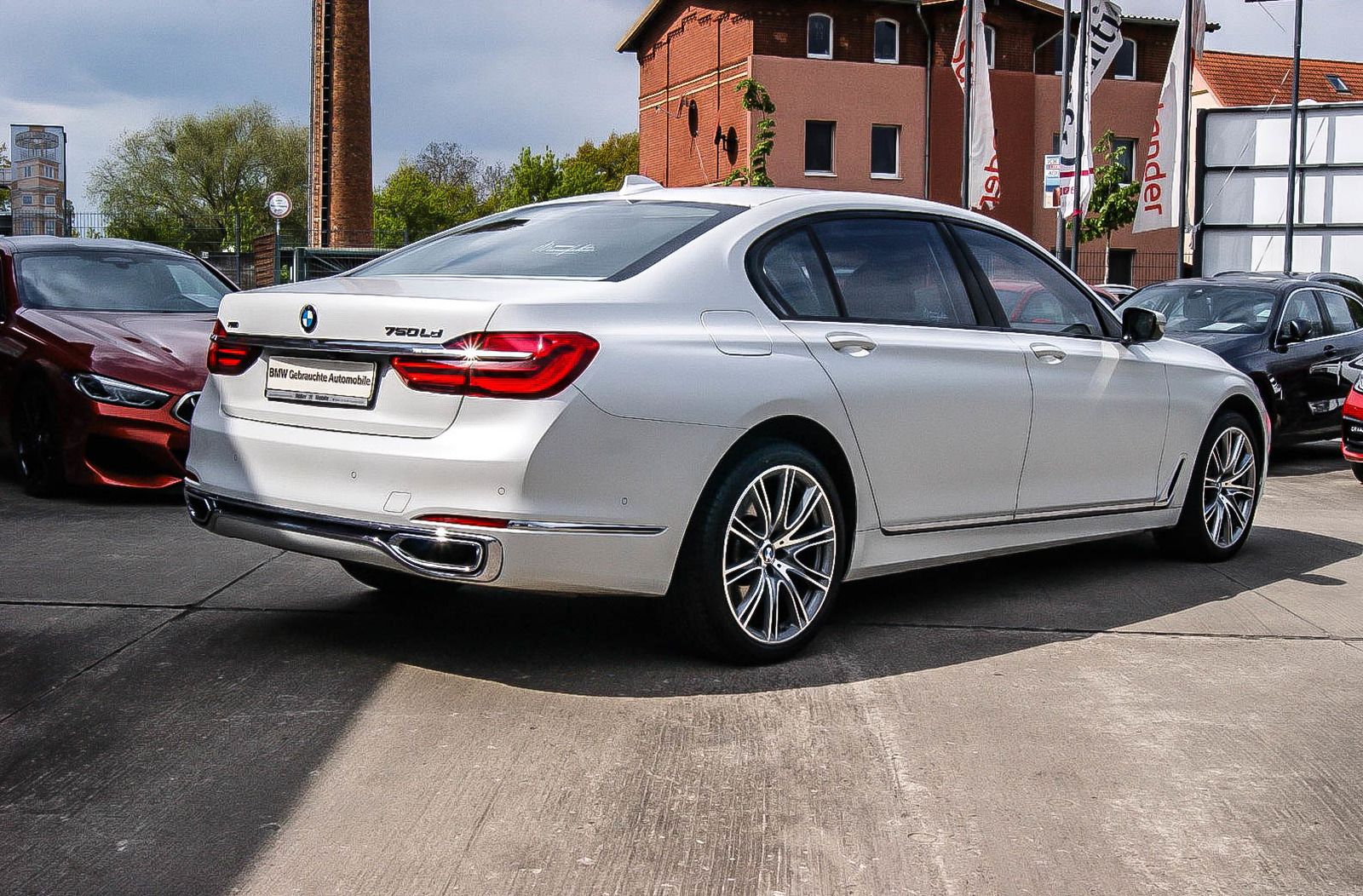 Fahrzeugabbildung BMW 750 ld xDrive MANUFAKTUR BMW INDIVIDUAL FAHRZEUG