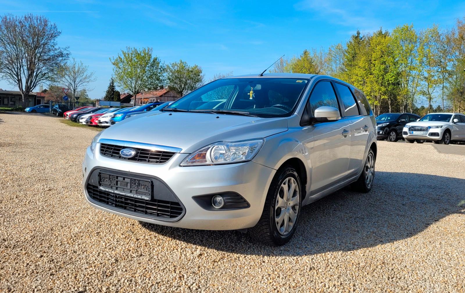 Ford Focus Turnier Style Aut*AHK*Navi*Klima*WR+WR*TÜV