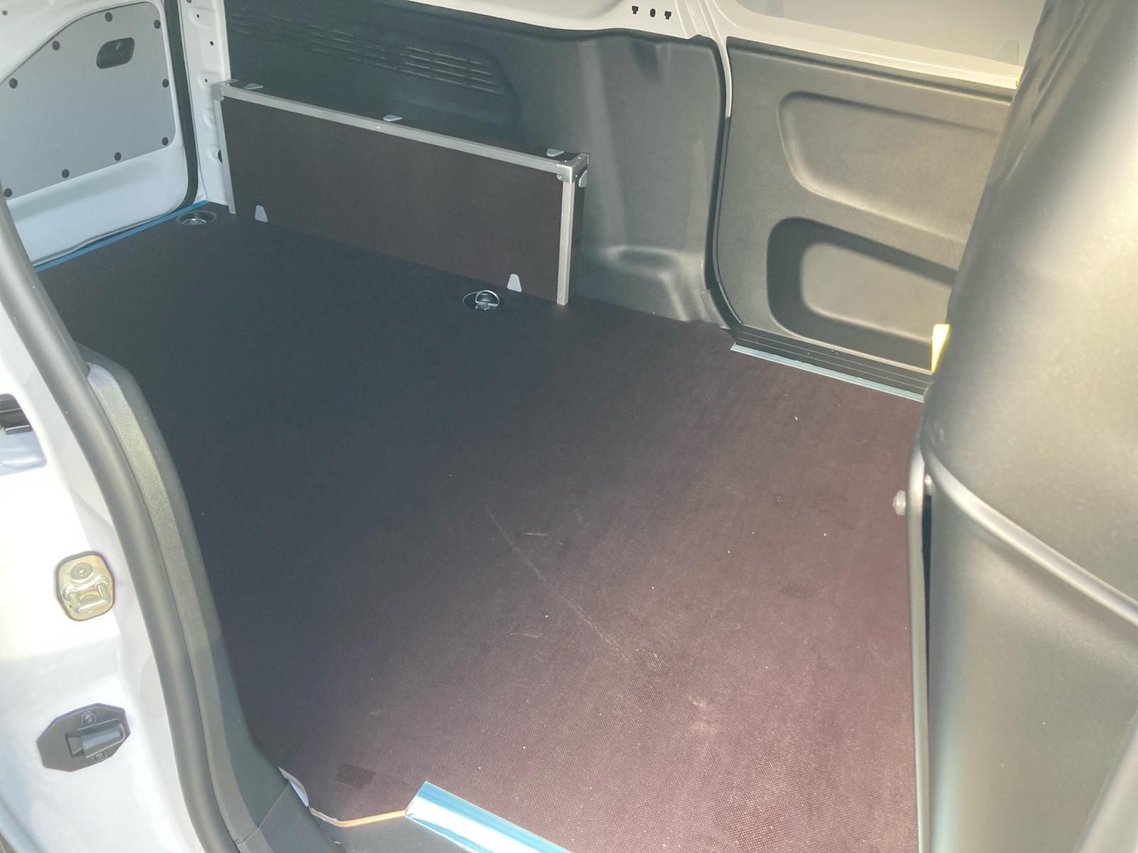 Fahrzeugabbildung Fiat e-Doblo L2 50 kwh 100 KW Kastenwagen