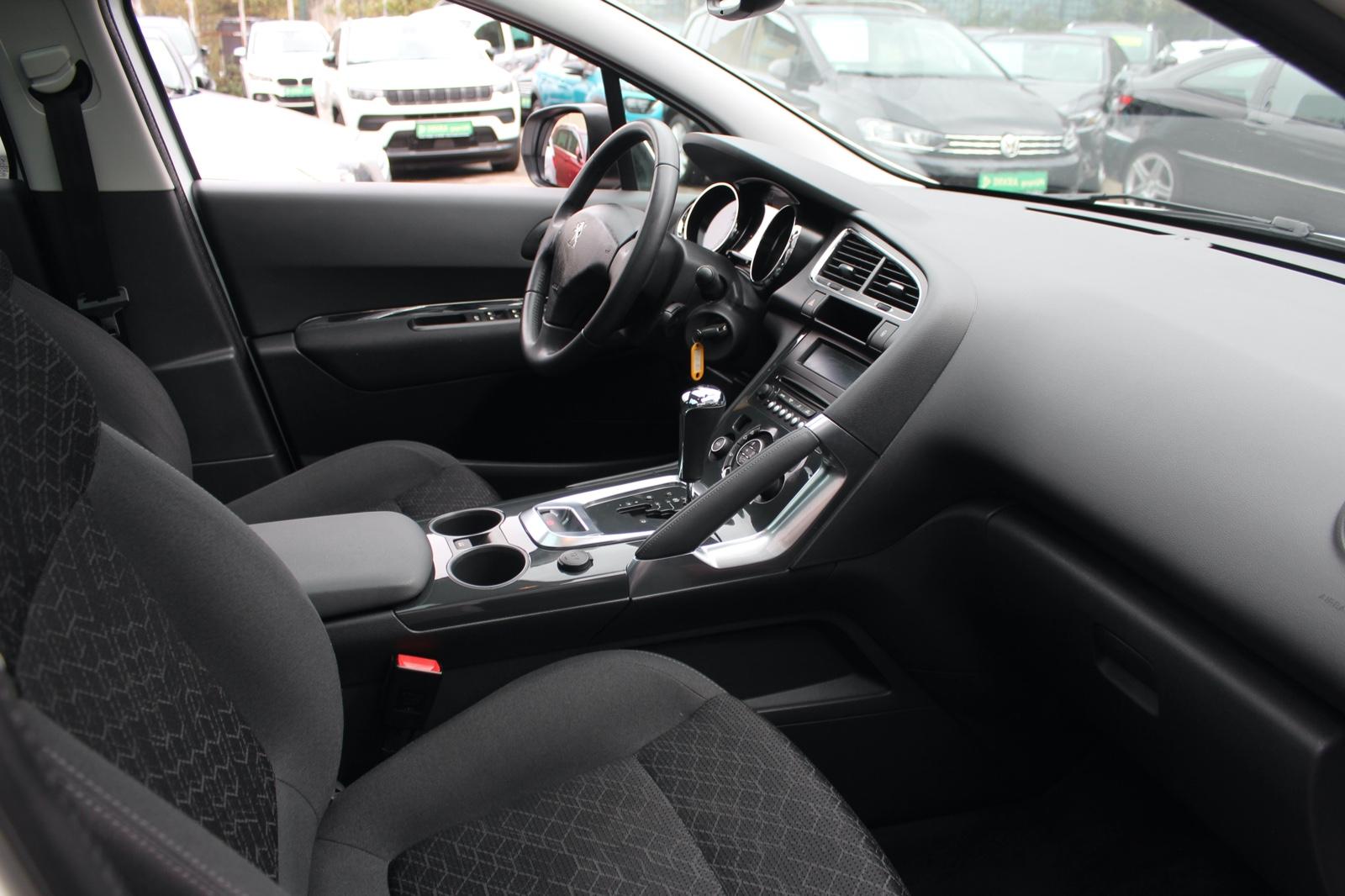Peugeot 3008 ACTIVE AUTOMATIK KLIMA PANORAMA PDC