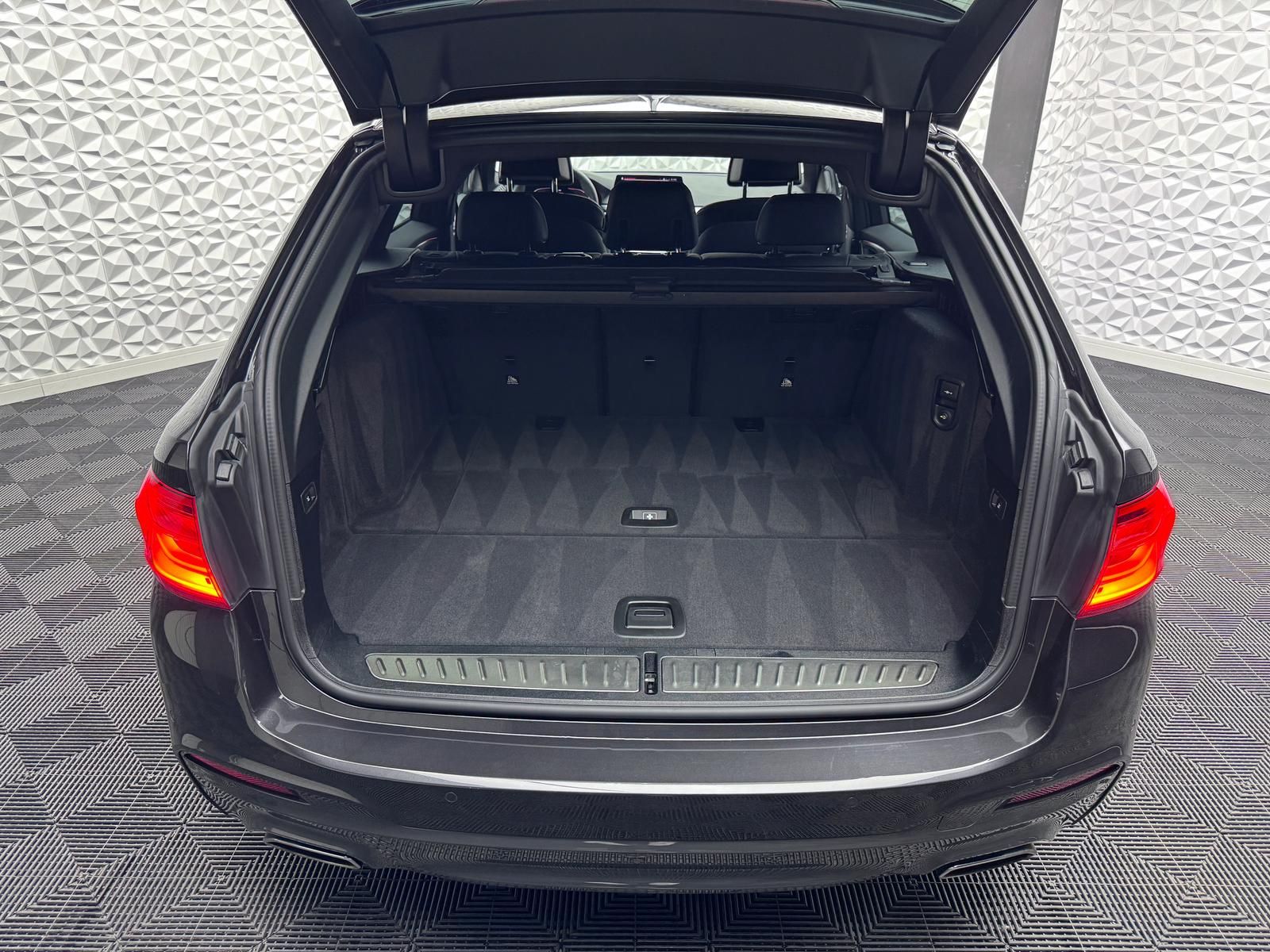 Fahrzeugabbildung BMW d*XDRIVE*M-PAKET*AHK*H&K*LIVE*360°HUD*KEYL*DAB