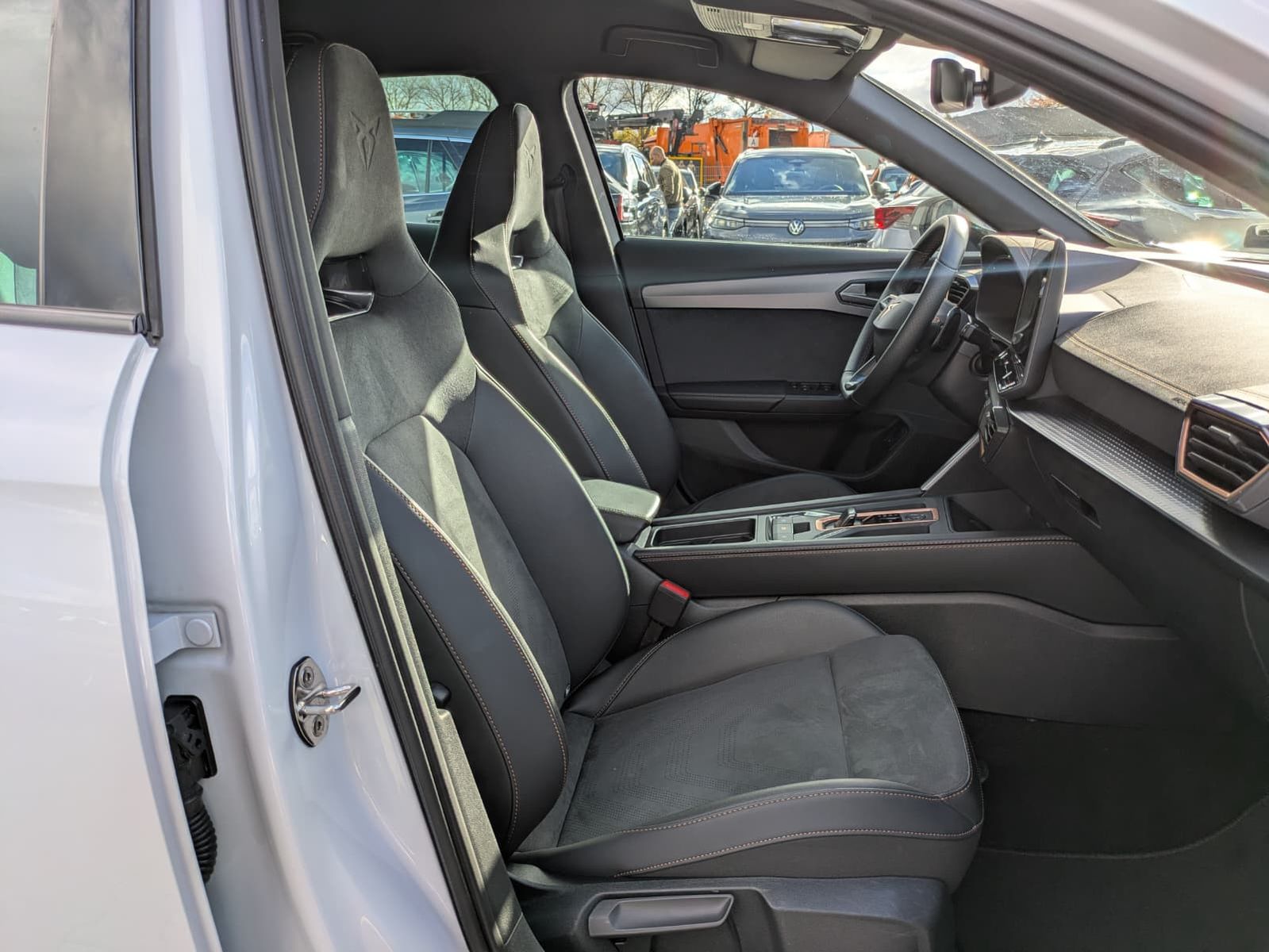 Fahrzeugabbildung CUPRA Formentor 1.5 eTSI ALCANTARA*DRIVE-XL*360°KAM