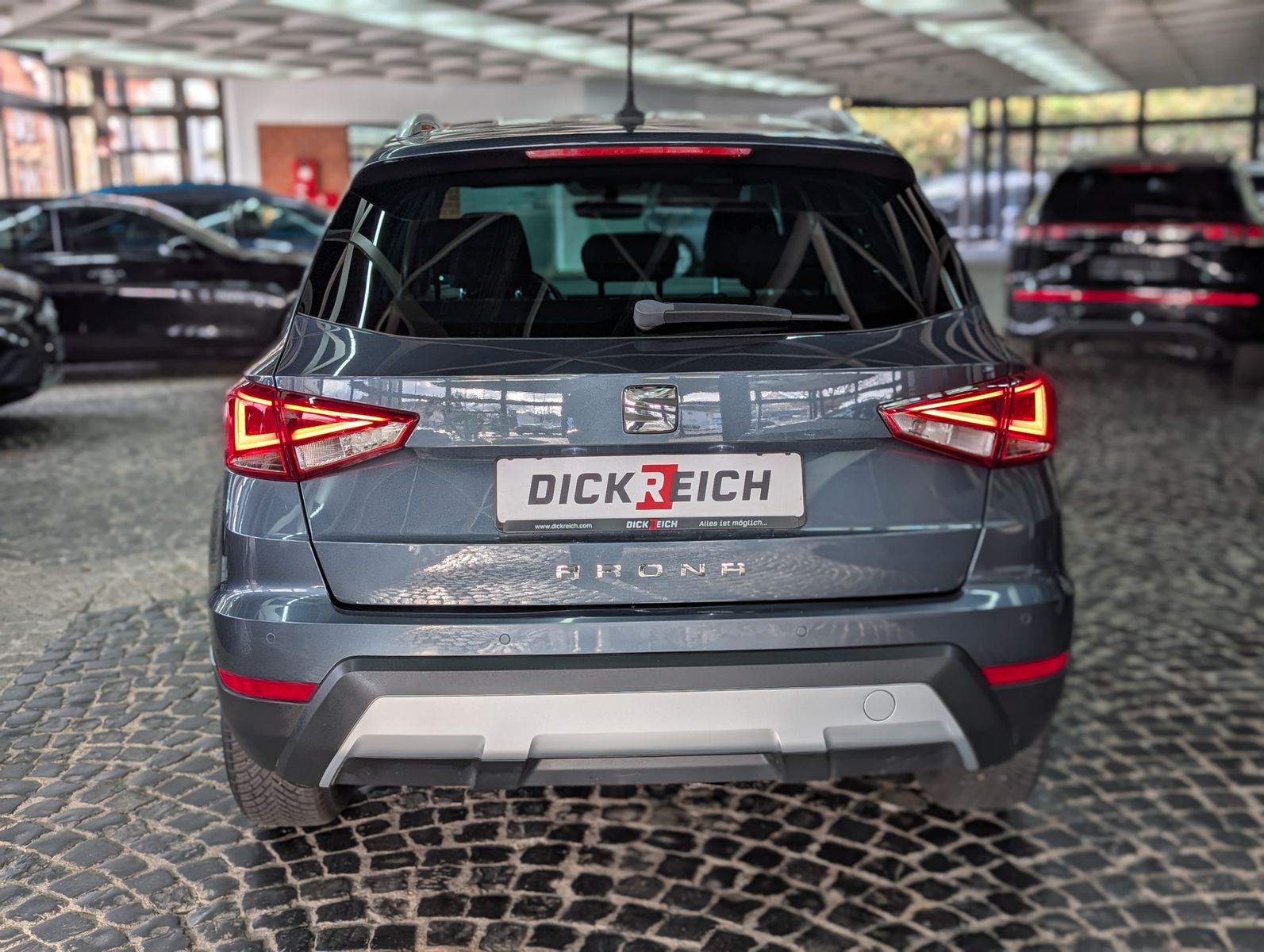 Fahrzeugabbildung SEAT Arona Xcellence FULL-LINK LED KESSY SHZ TEMP ALU