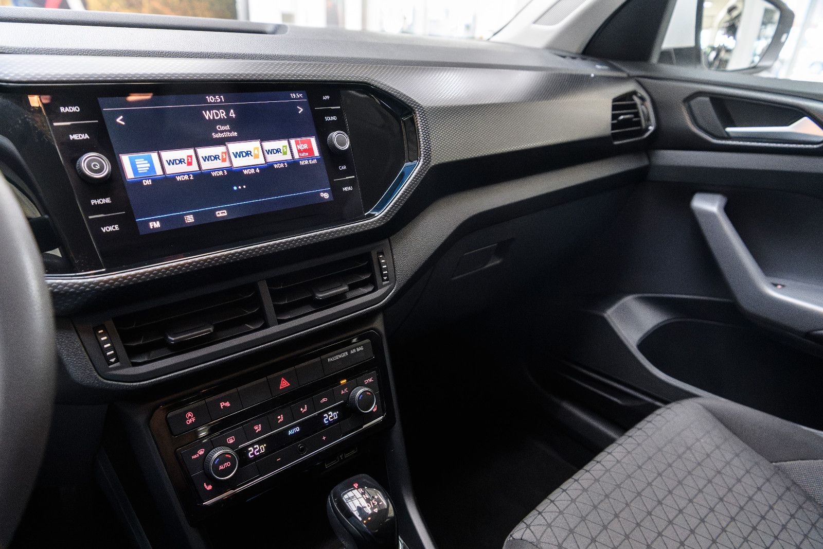 Fahrzeugabbildung Volkswagen T-Cross 1,0 DSG Life+ ACC+Kamera+Bluetooth
