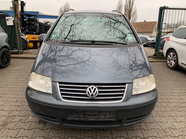 Volkswagen Sharan Trendline 2.0 Tdi Klimaaut Navi Ahk