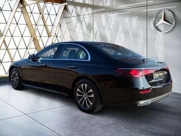 Mercedes E 200 - 12