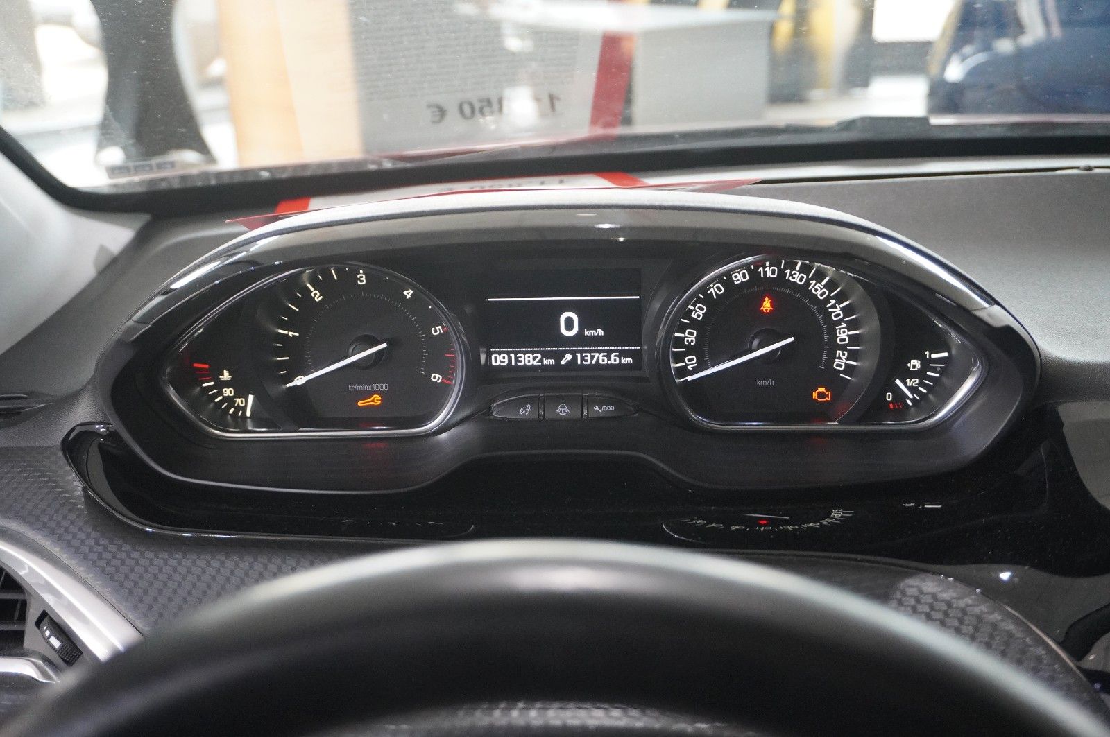 Fahrzeugabbildung Peugeot 2008 1.5D ALLURE NAVI/LED/KAMERA/SHZ/PANO./SPORT