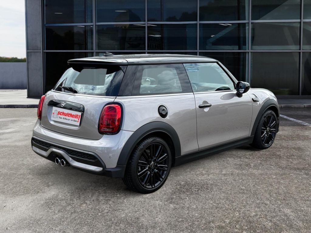 Fahrzeugabbildung MINI Mini Cooper S Aut. Classic Trim