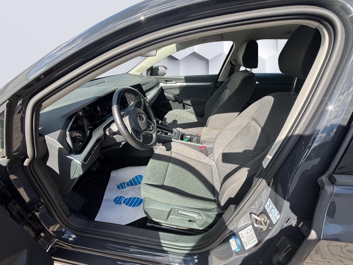 Volkswagen Golf VIII Life 2.0 TDI SCR DSG LED ACC PDC Stand, миниатюра 9