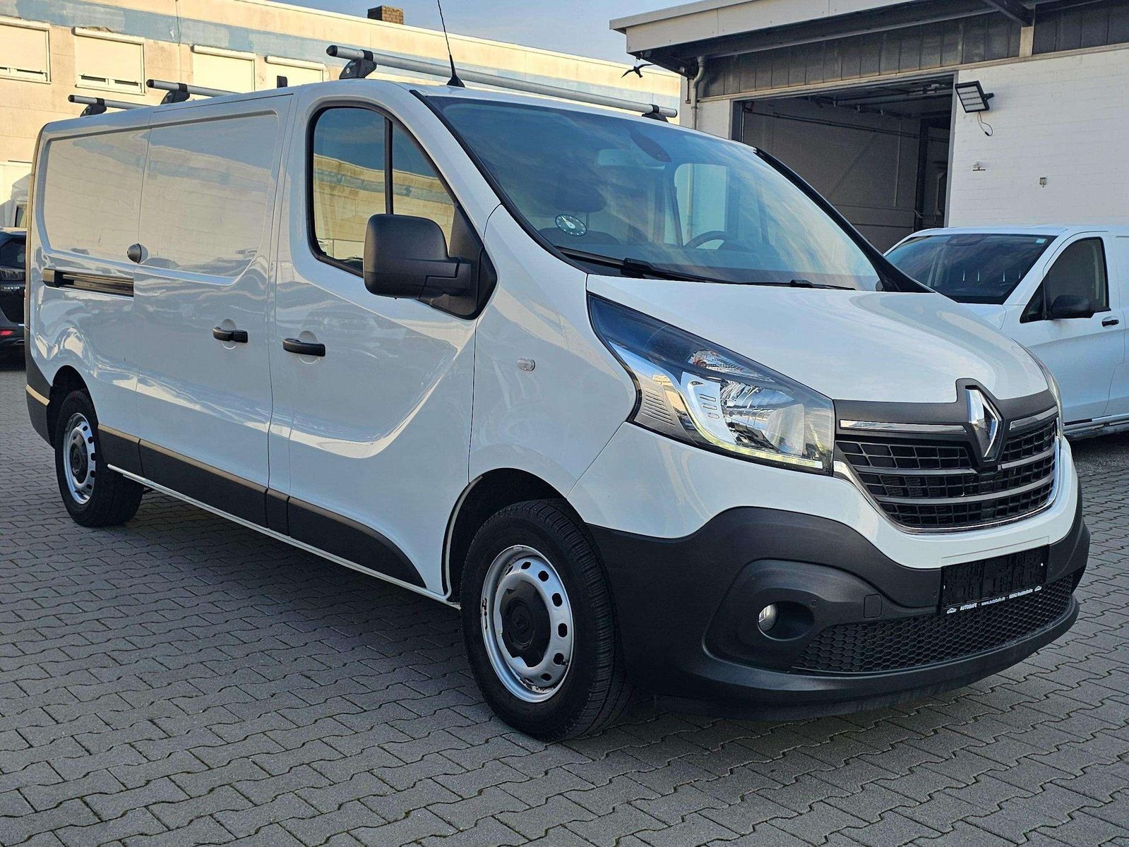 Renault Trafic - 1