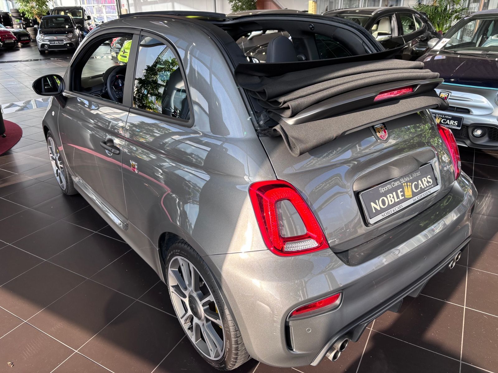 Fahrzeugabbildung Abarth 695C Automatik KLIMA NAV BEATS LEDER SHZ