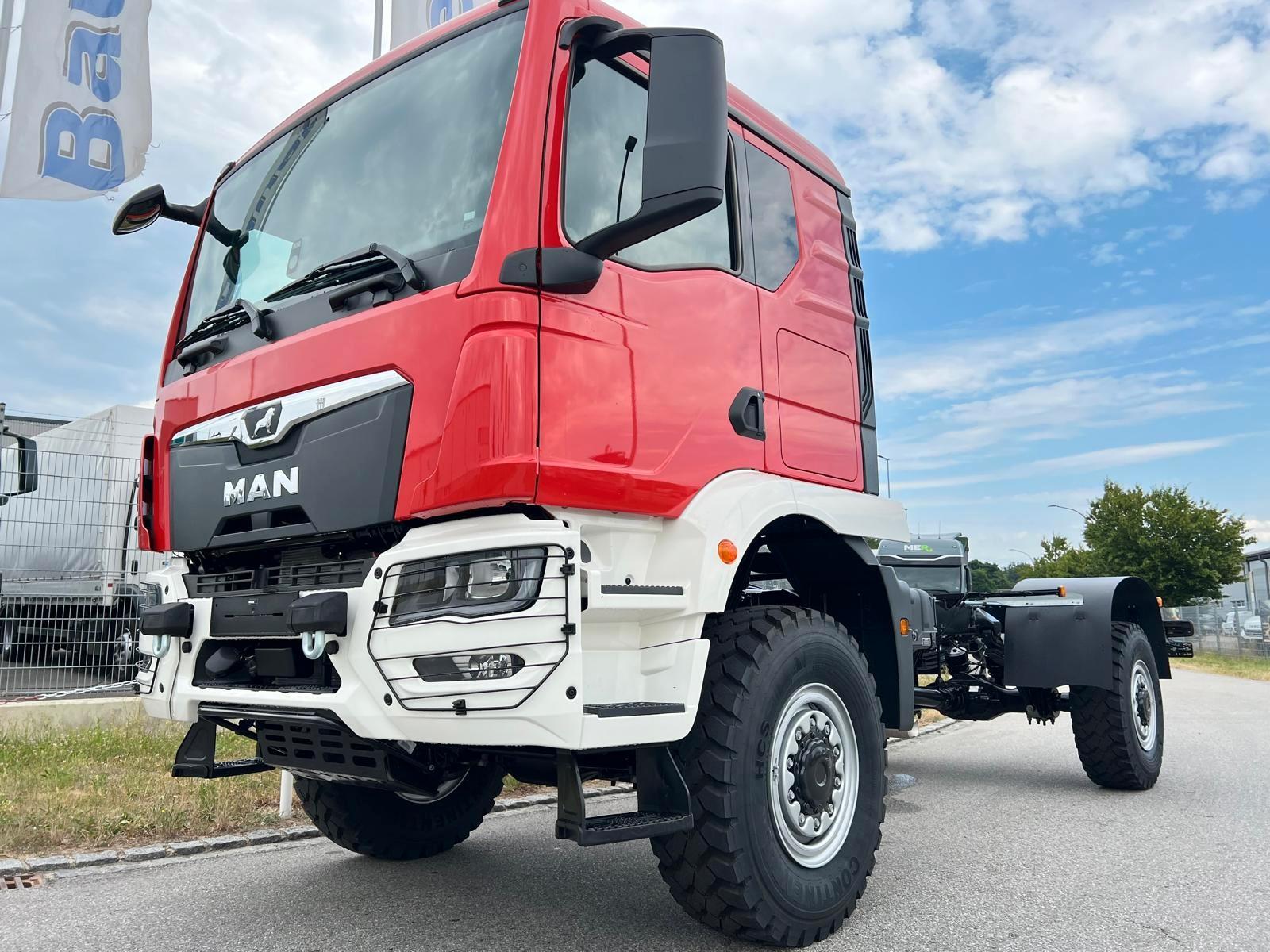 MAN TGM 18.250 4x4 BB/Fahrgestell/3-Sitze/Neu