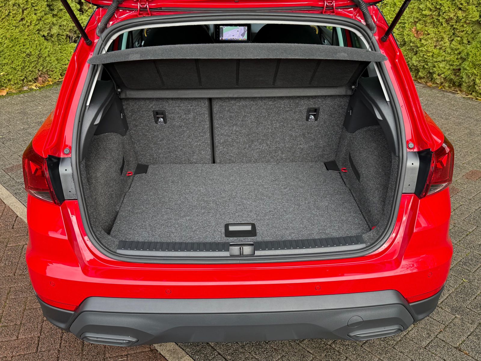 Fahrzeugabbildung SEAT Arona 1.0 TSI Style LED+NAV+SHZ+ACC+DAB+VIRT+PDC