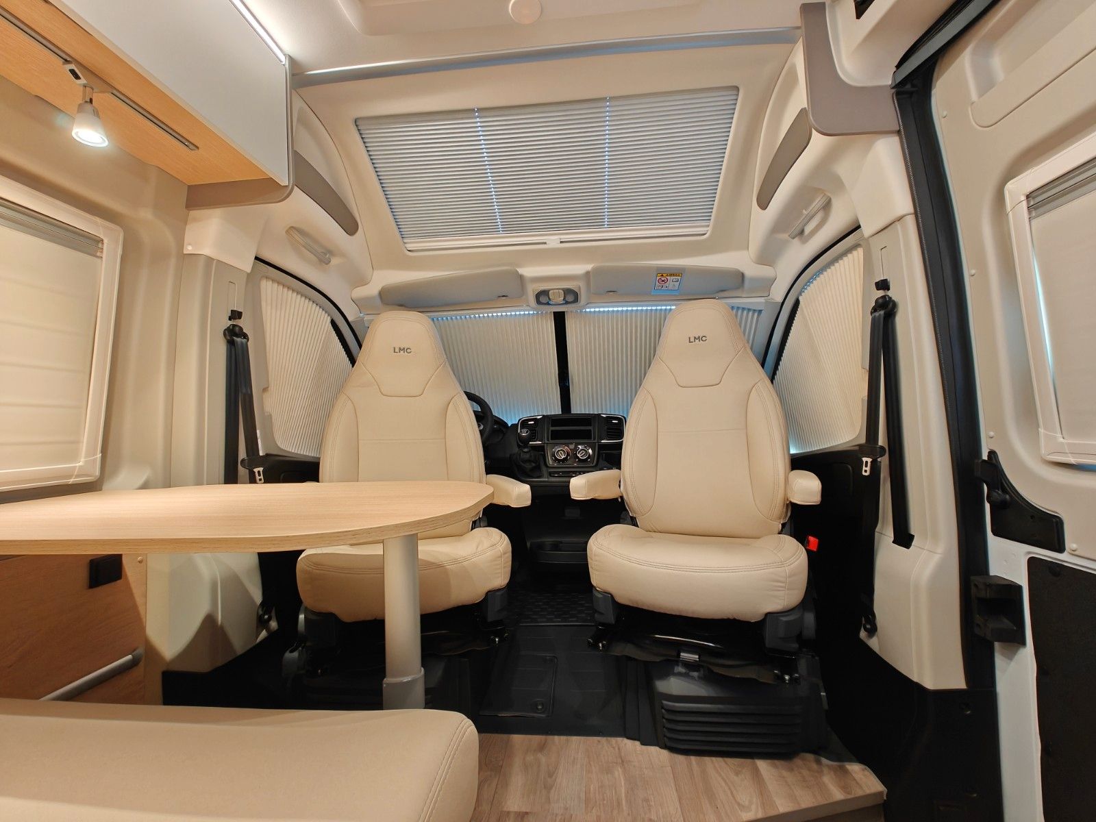Fahrzeugabbildung LMC Innovan 600 - 603 70 Jahre Modell - SALE! -