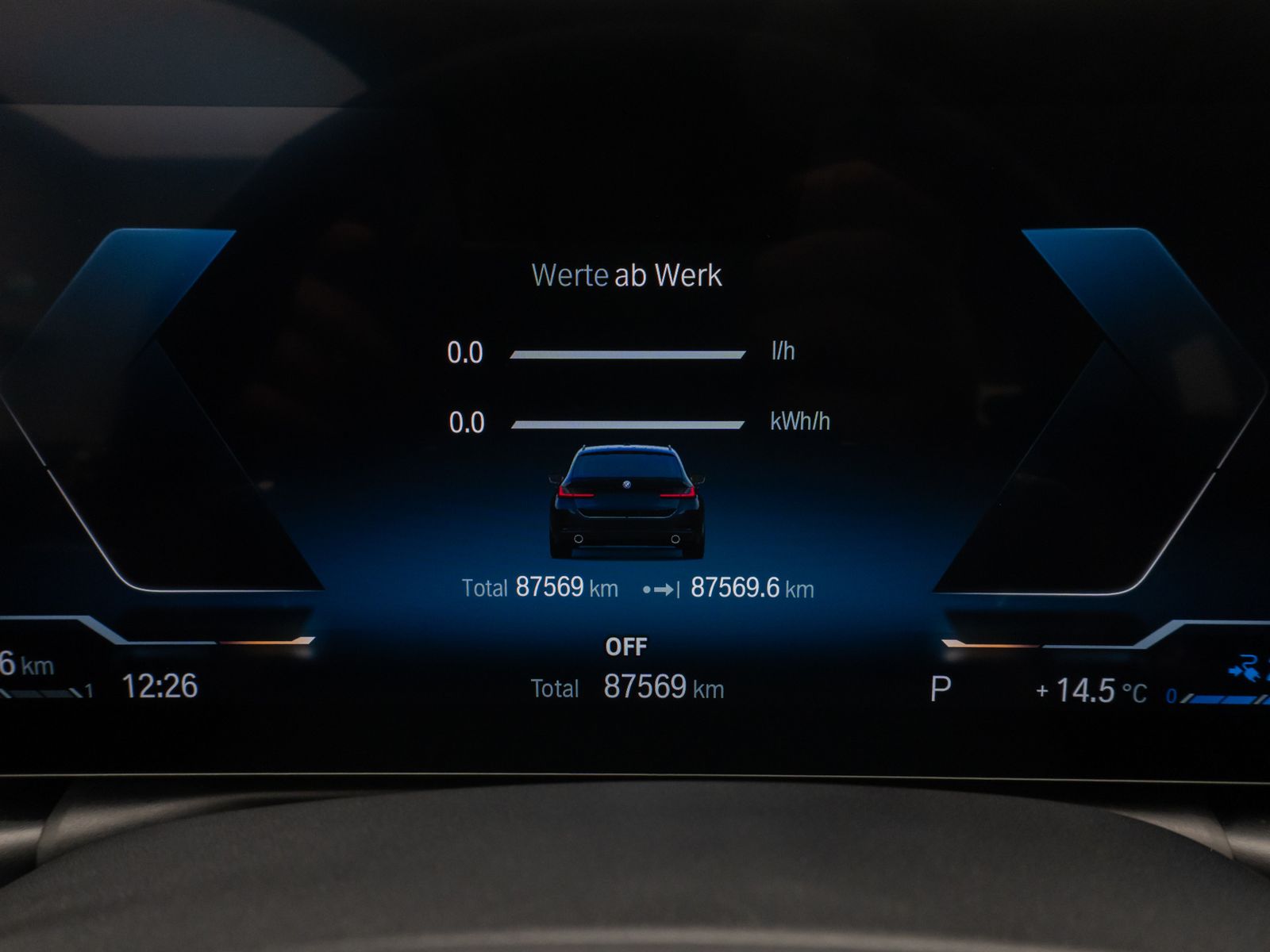 Fahrzeugabbildung BMW 330e xD DAB CockPit+ PDC Geschwindigkeitsreg