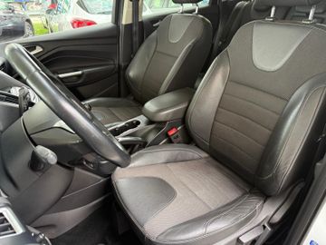 Ford Kuga - 12