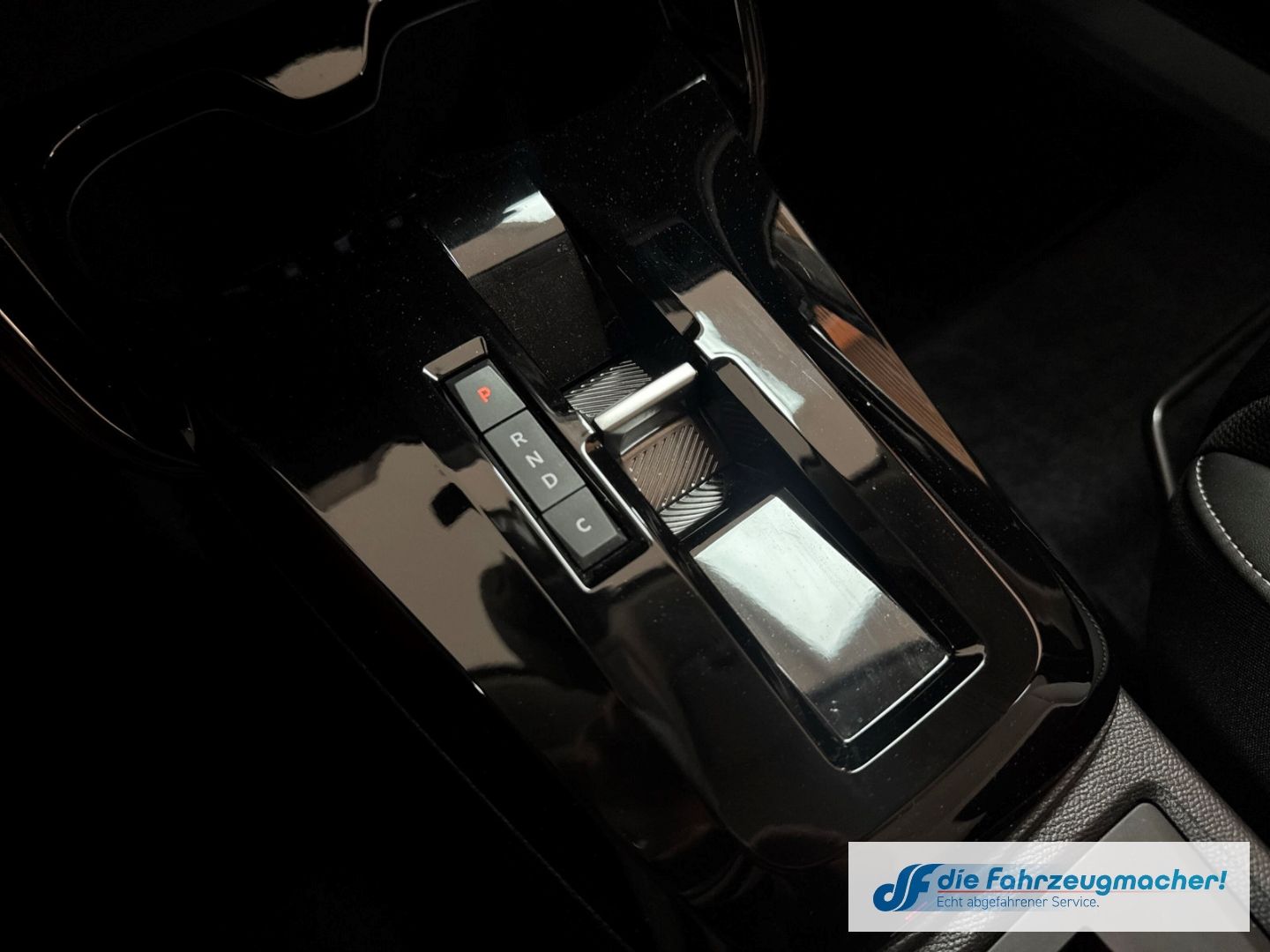 Fahrzeugabbildung Citroën C3 Aircross E 113 MAX HUD Navi LED Apple CarPlay