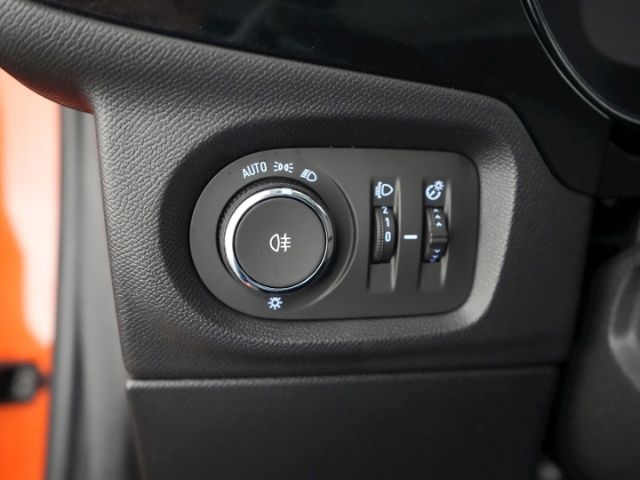 Corsa-e F EDITION 50kWH AT+RÜCKFAHRKAMERA+KEYLES