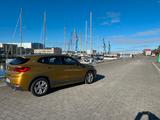 BMW X2 xDrive20d M Sport X Steptronic M Sport X - mit Diesel-Antrieb: Gold, Allradantrieb, Geländewagen