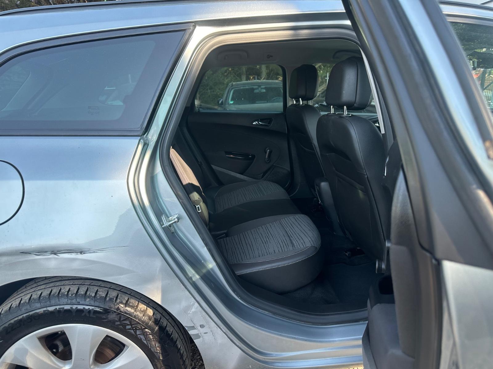 Opel Astra 2015 — photo 13