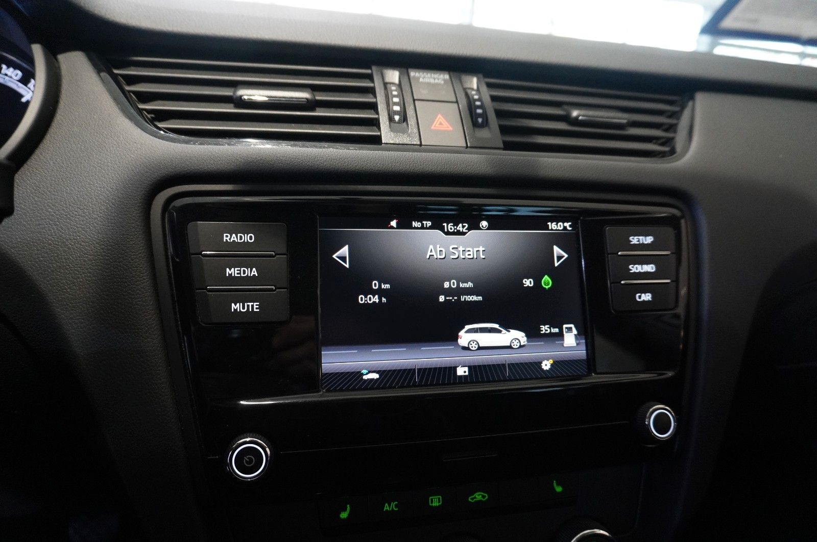Fahrzeugabbildung SKODA Octavia COMBI 1.0 TSI ACTIVE LED/SHZ/PDC/DAB+