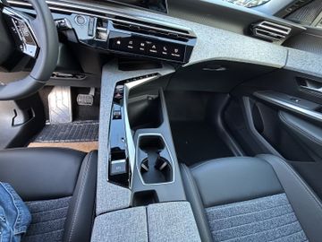 Peugeot 3008 Allure Hybride 145 360° LED NAVI AHK