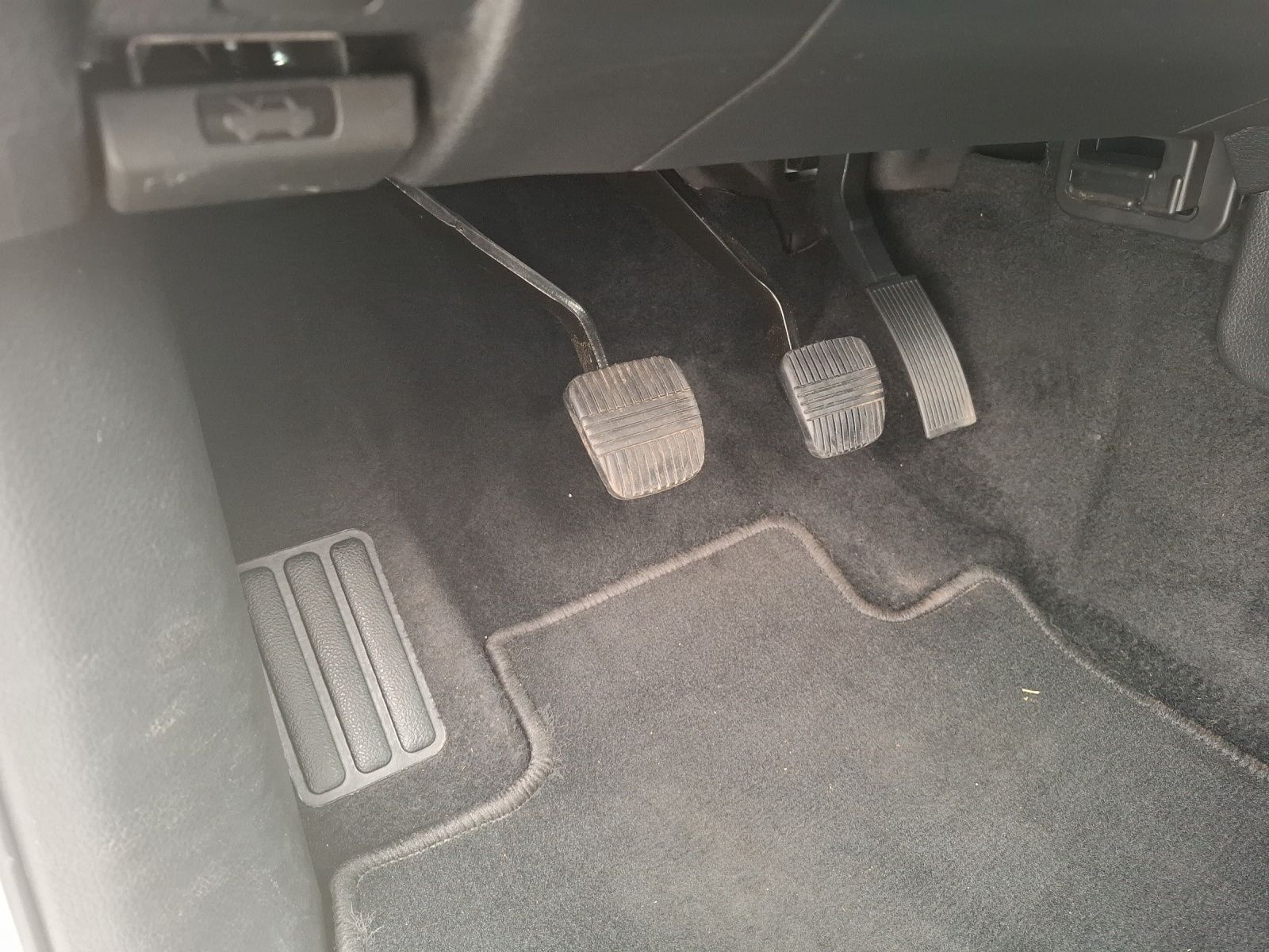 Fahrzeugabbildung Nissan Navara NP300 4x4 ASG 03.2027 o. 160T KM AHK Klim