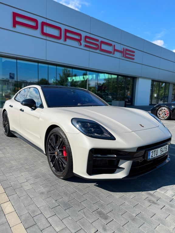 Image of Porsche Panamera