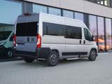 Fiat Ducato Modular L2H2 180 Automatik / 9-Sitzer - silberne Fiat Ducato