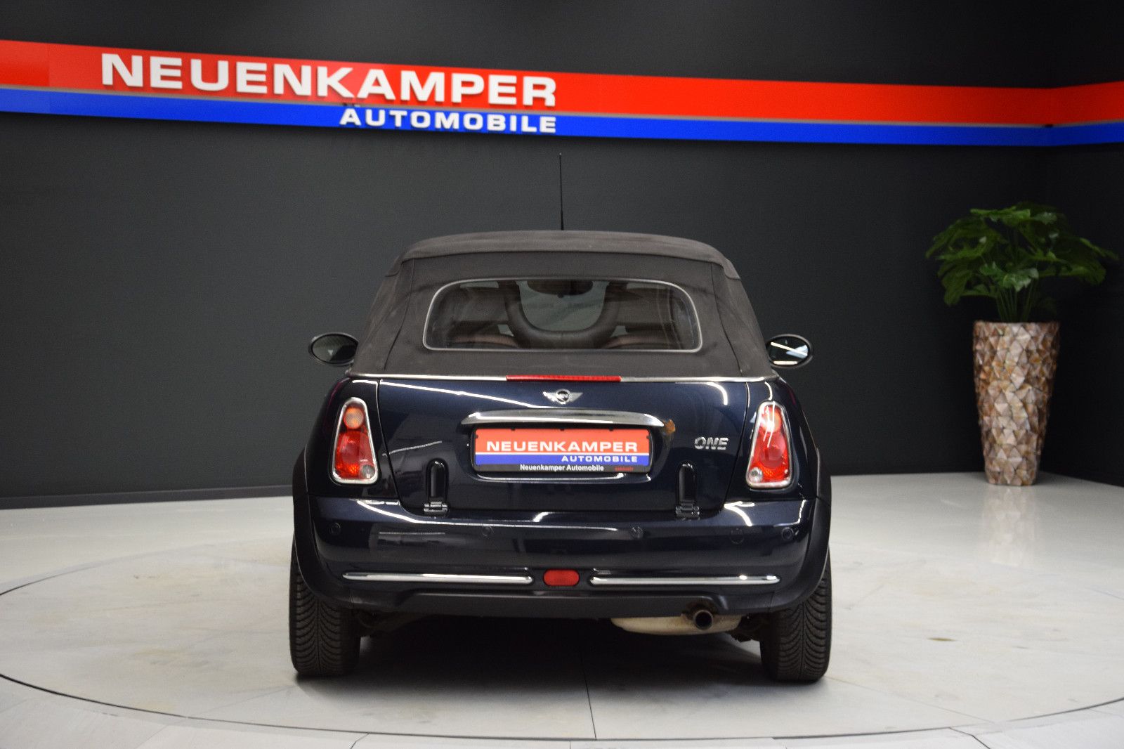 Fahrzeugabbildung MINI One Cabrio Pepper Klima Sitzheizung PDC 2. Hand