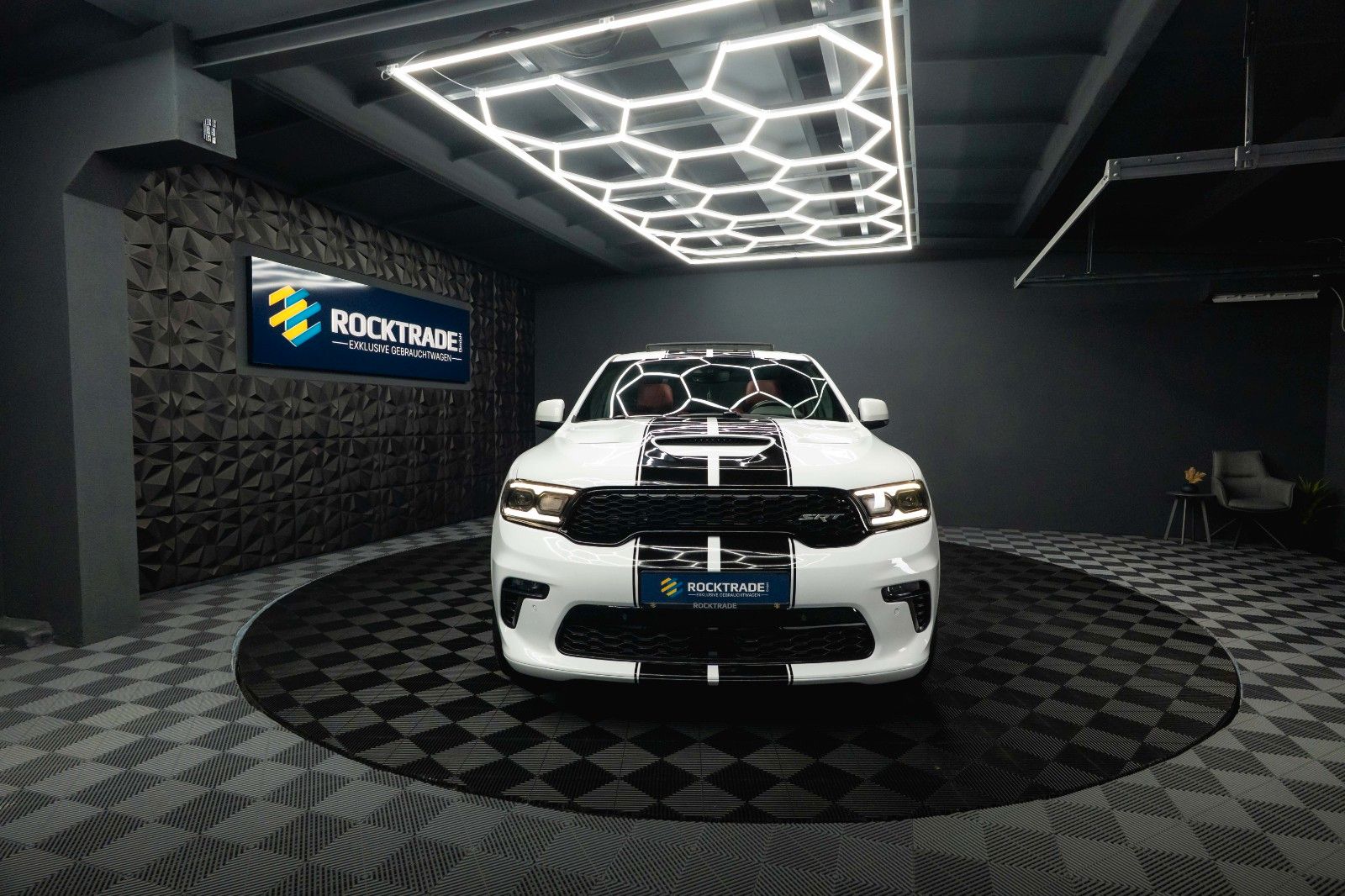 Fahrzeugabbildung Dodge Durango 6.4 V8 SRT Performance 4x4 Night-Paket