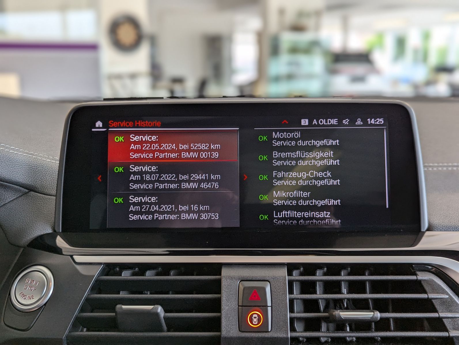 BMW X3 xD 30 d M-Sport Pano HUD ACC Harman H/K AHK - Image 29